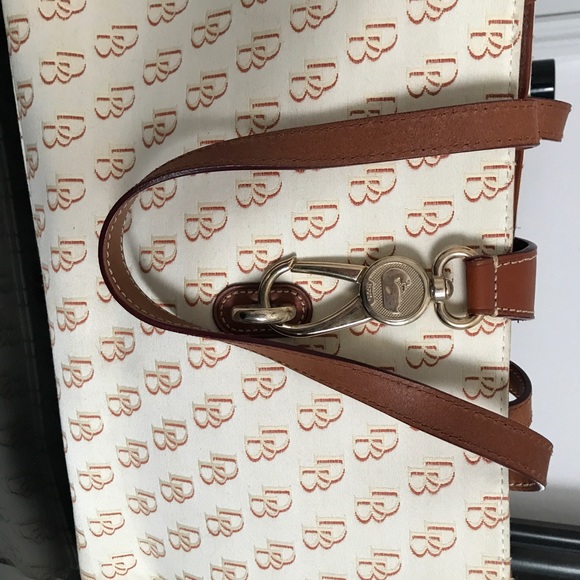 HandBag - Picture 1 of 2